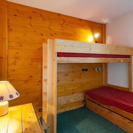 Avec Balcon, Proche Des Pistes Et Commerces - Fr-1-355-203 Apartment *